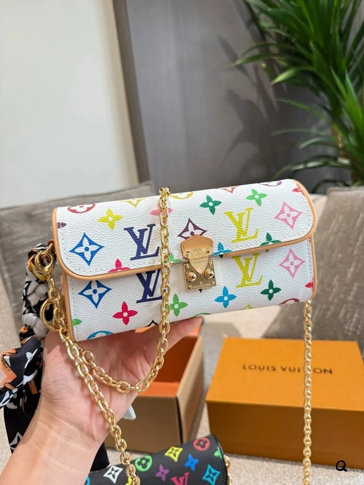 Louis Vuitton Handbags LL