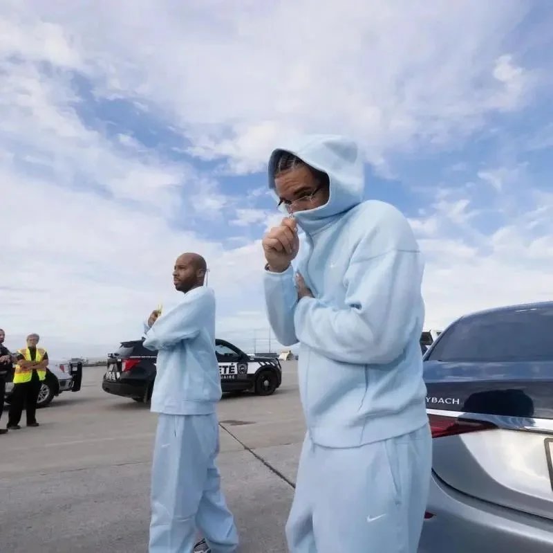 Nike Track Suit Track Suit